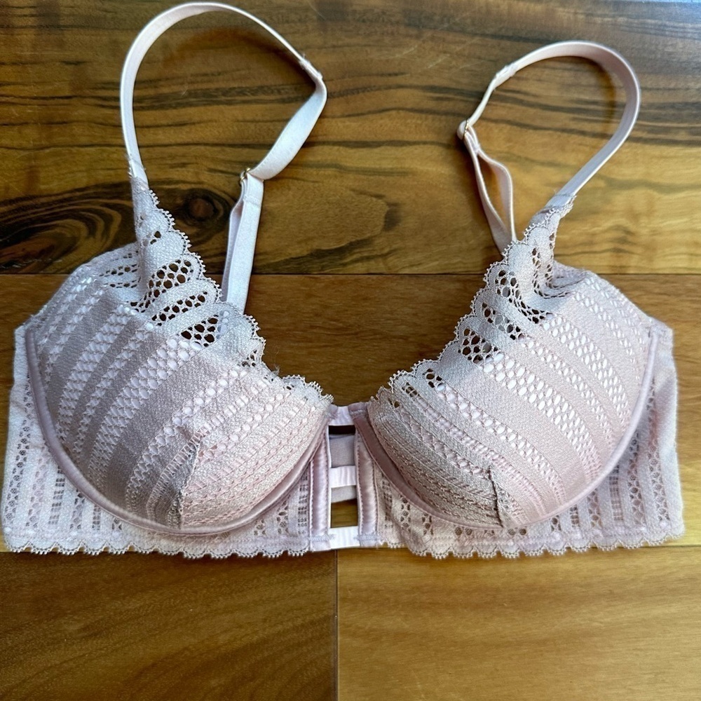 Victoria’s Secret Lace Lined Plunge Bra